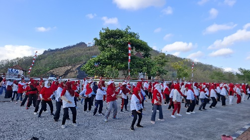 Senam Bersama PKK & Lansia Image 3