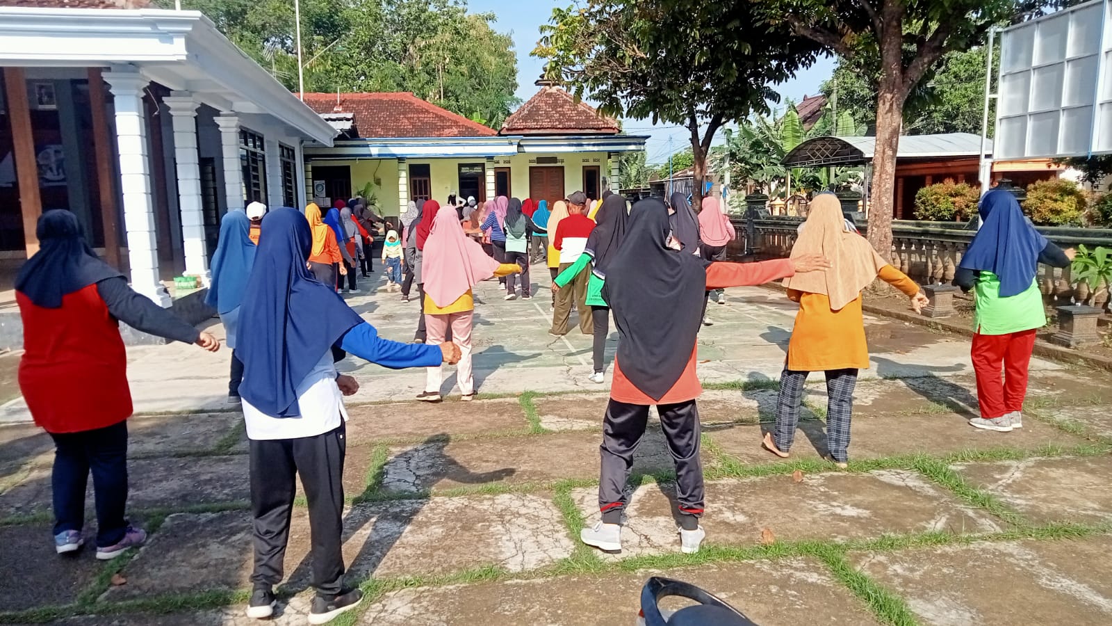 Senam Rutin Lansia Desa Grogol